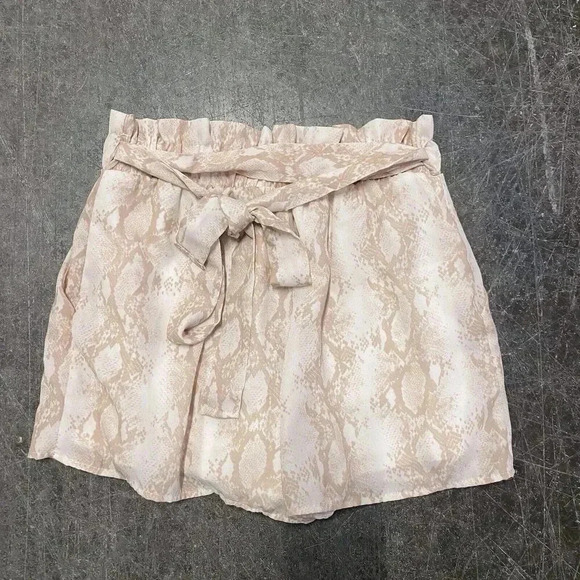 Altar’d State Snake Skin Print High Waisted Paperbag Shorts Beige/White Womens S - Picture 2 of 7